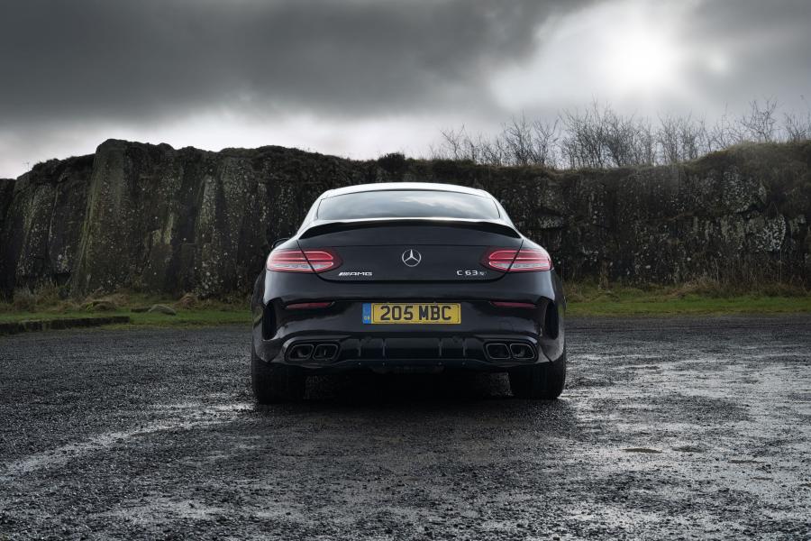  Mercedes-AMG C63 S Coupe (C205) 2018 года  (UK) (фото 26 из 40)